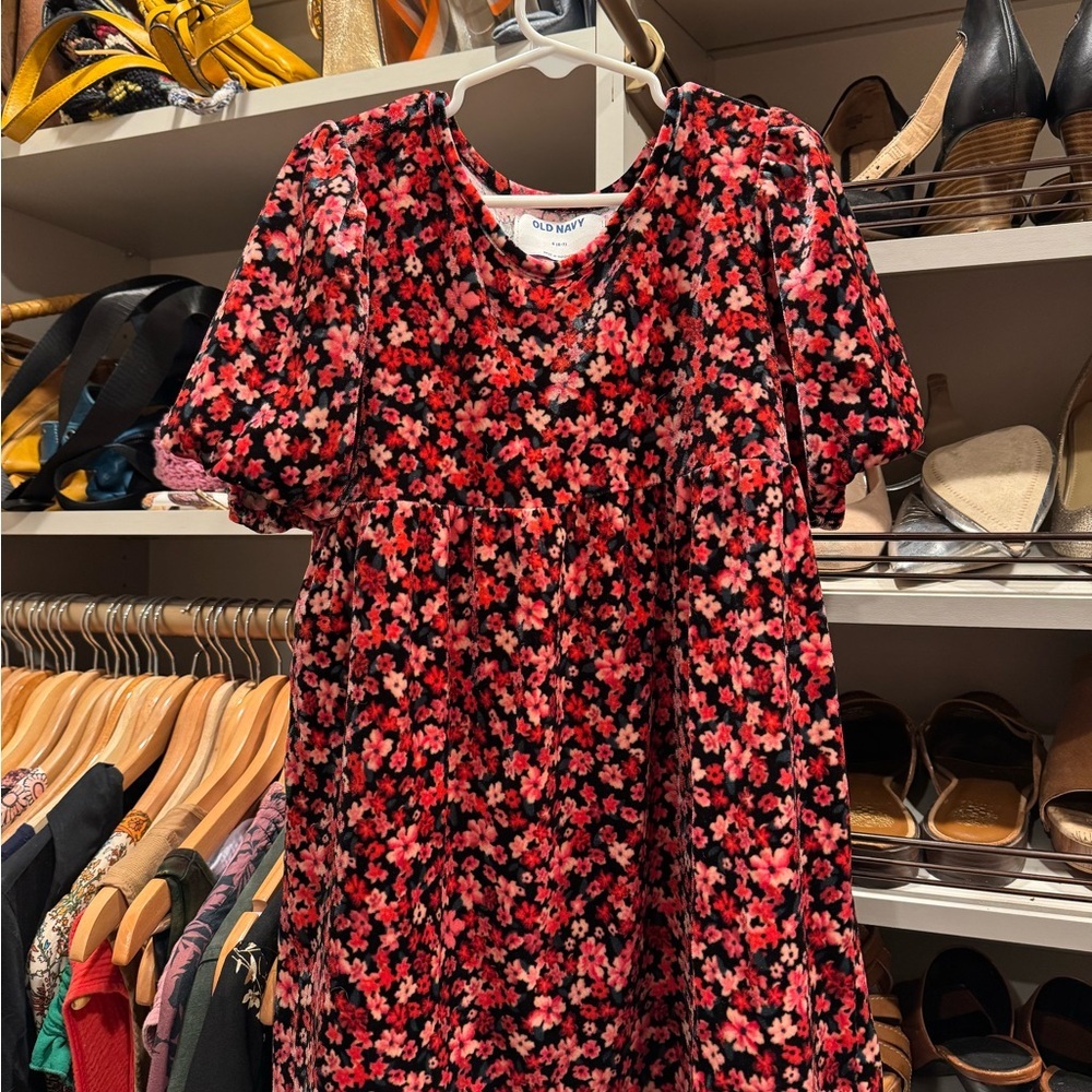 Old Navy poinsettia Red and Black Floral Mini Dress